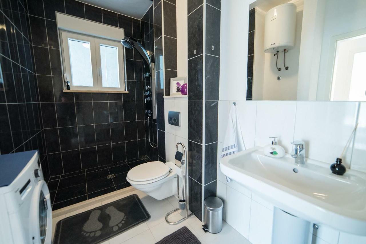 De Luxe Apartment Mediteran 1**** Zaton  Kültér fotó